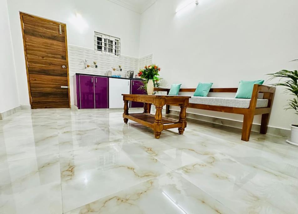 Tirupati Homestay - Shilparamam - Luxury Ac Apartments By Stayflexi - Fast Wifi, Kitchen, Android Tv - Walk To Ps4 Pure Veg Restaurant - Easy Access To Airport, Railway Station And To All Temples Dış mekan fotoğraf