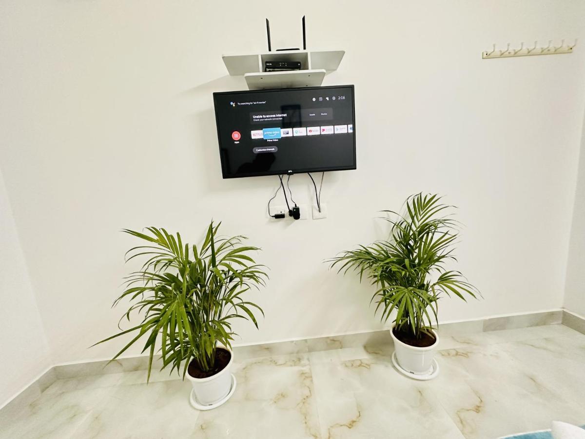 Tirupati Homestay - Shilparamam - Luxury Ac Apartments By Stayflexi - Fast Wifi, Kitchen, Android Tv - Walk To Ps4 Pure Veg Restaurant - Easy Access To Airport, Railway Station And To All Temples Dış mekan fotoğraf