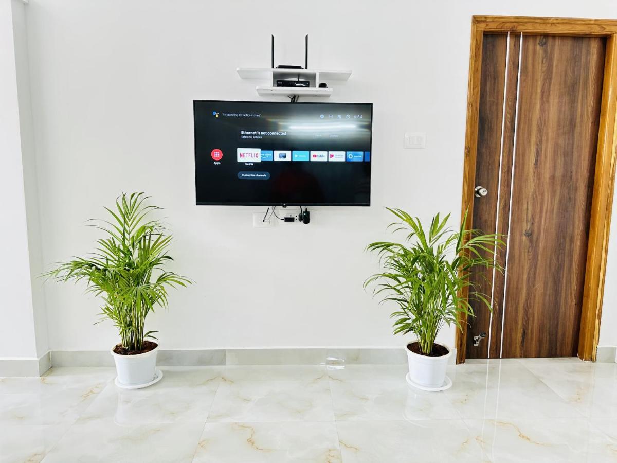 Tirupati Homestay - Shilparamam - Luxury Ac Apartments By Stayflexi - Fast Wifi, Kitchen, Android Tv - Walk To Ps4 Pure Veg Restaurant - Easy Access To Airport, Railway Station And To All Temples Dış mekan fotoğraf